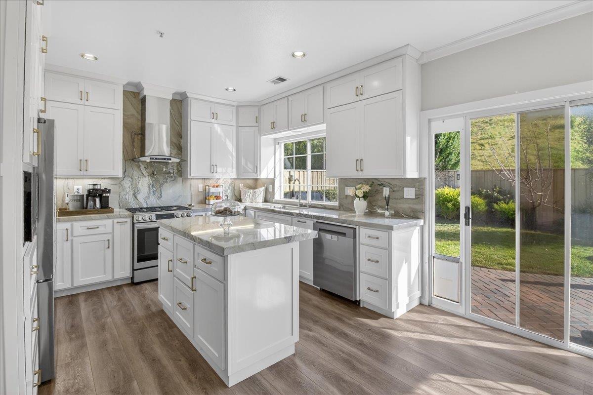 Detail Gallery Image 7 of 20 For 26419 Honor Ln, Salinas,  CA 93908 - 3 Beds | 2/1 Baths