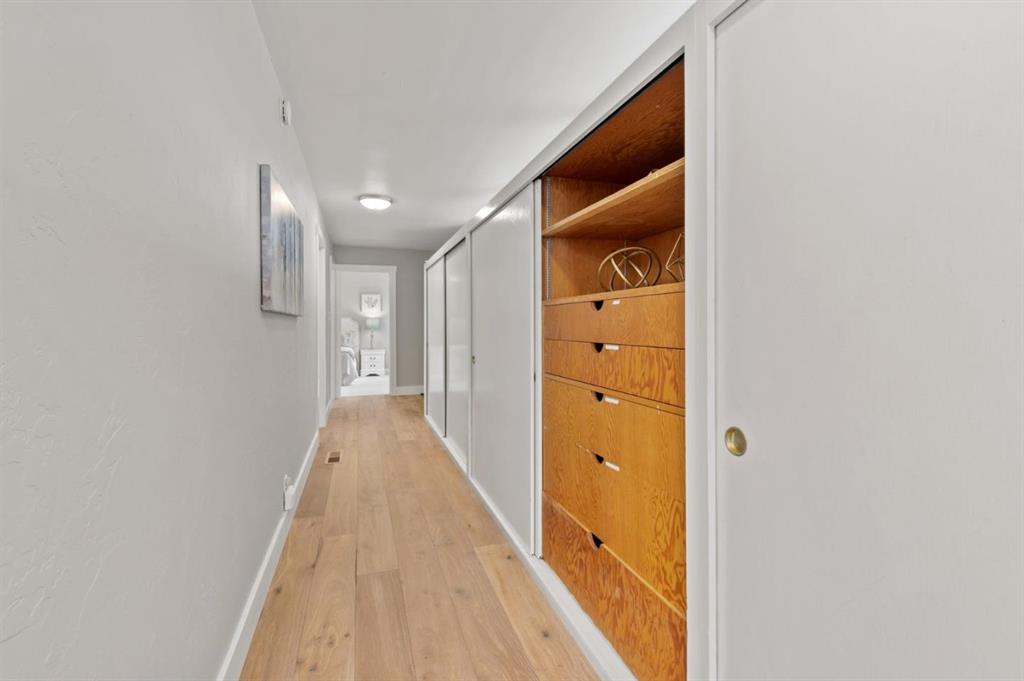 Detail Gallery Image 13 of 27 For 30 Knollcrest Rd, Hillsborough,  CA 94010 - 4 Beds | 3/1 Baths