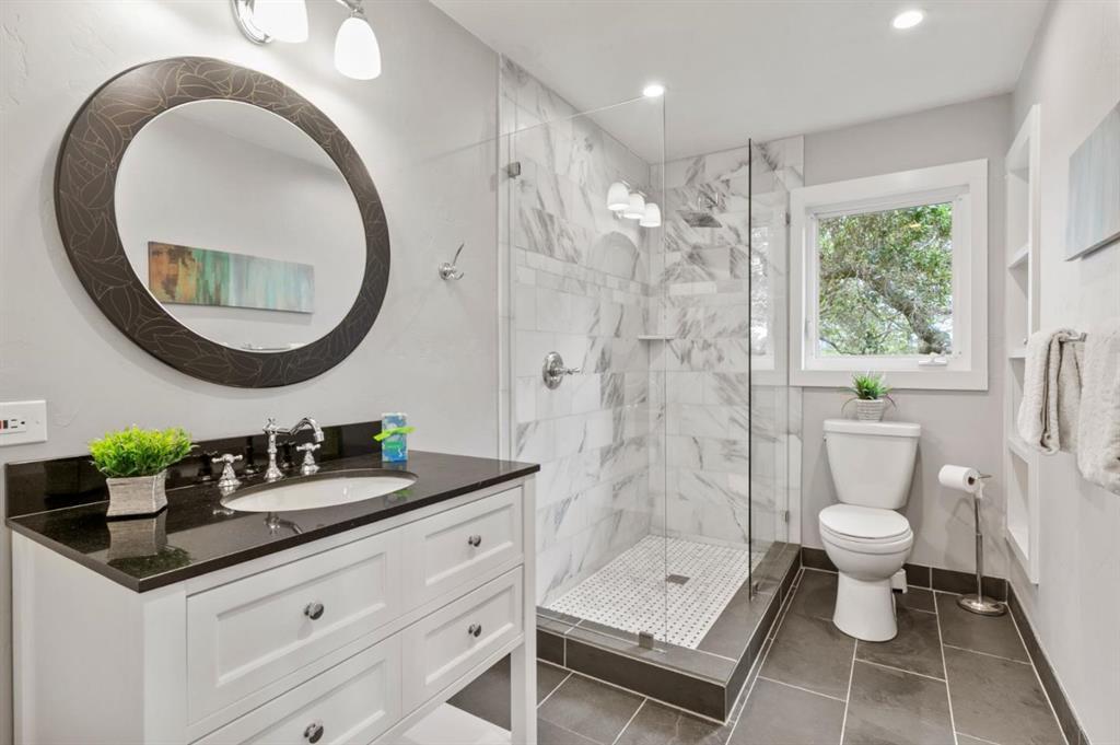 Detail Gallery Image 14 of 27 For 30 Knollcrest Rd, Hillsborough,  CA 94010 - 4 Beds | 3/1 Baths