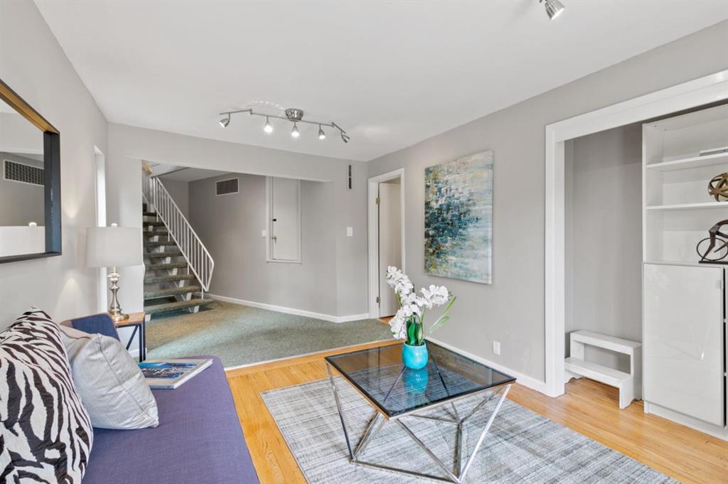 Detail Gallery Image 18 of 27 For 30 Knollcrest Rd, Hillsborough,  CA 94010 - 4 Beds | 3/1 Baths