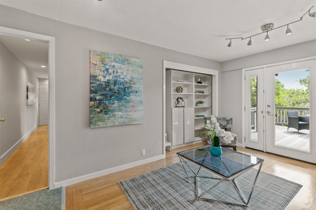 Detail Gallery Image 20 of 27 For 30 Knollcrest Rd, Hillsborough,  CA 94010 - 4 Beds | 3/1 Baths