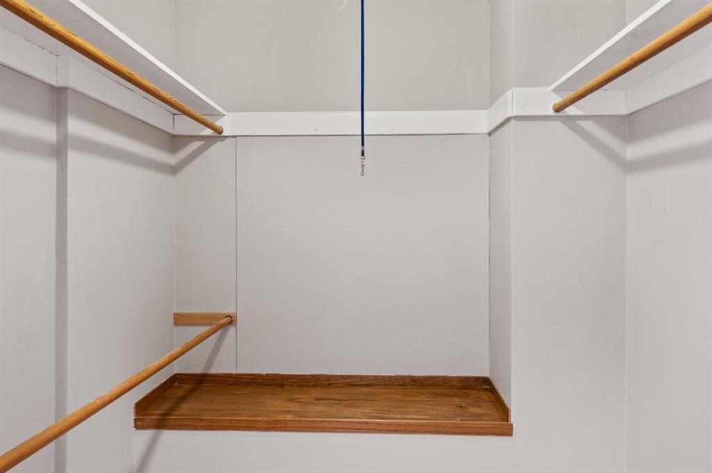 Detail Gallery Image 24 of 27 For 30 Knollcrest Rd, Hillsborough,  CA 94010 - 4 Beds | 3/1 Baths