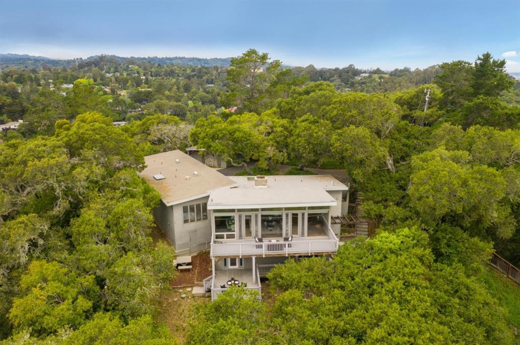 Detail Gallery Image 25 of 27 For 30 Knollcrest Rd, Hillsborough,  CA 94010 - 4 Beds | 3/1 Baths