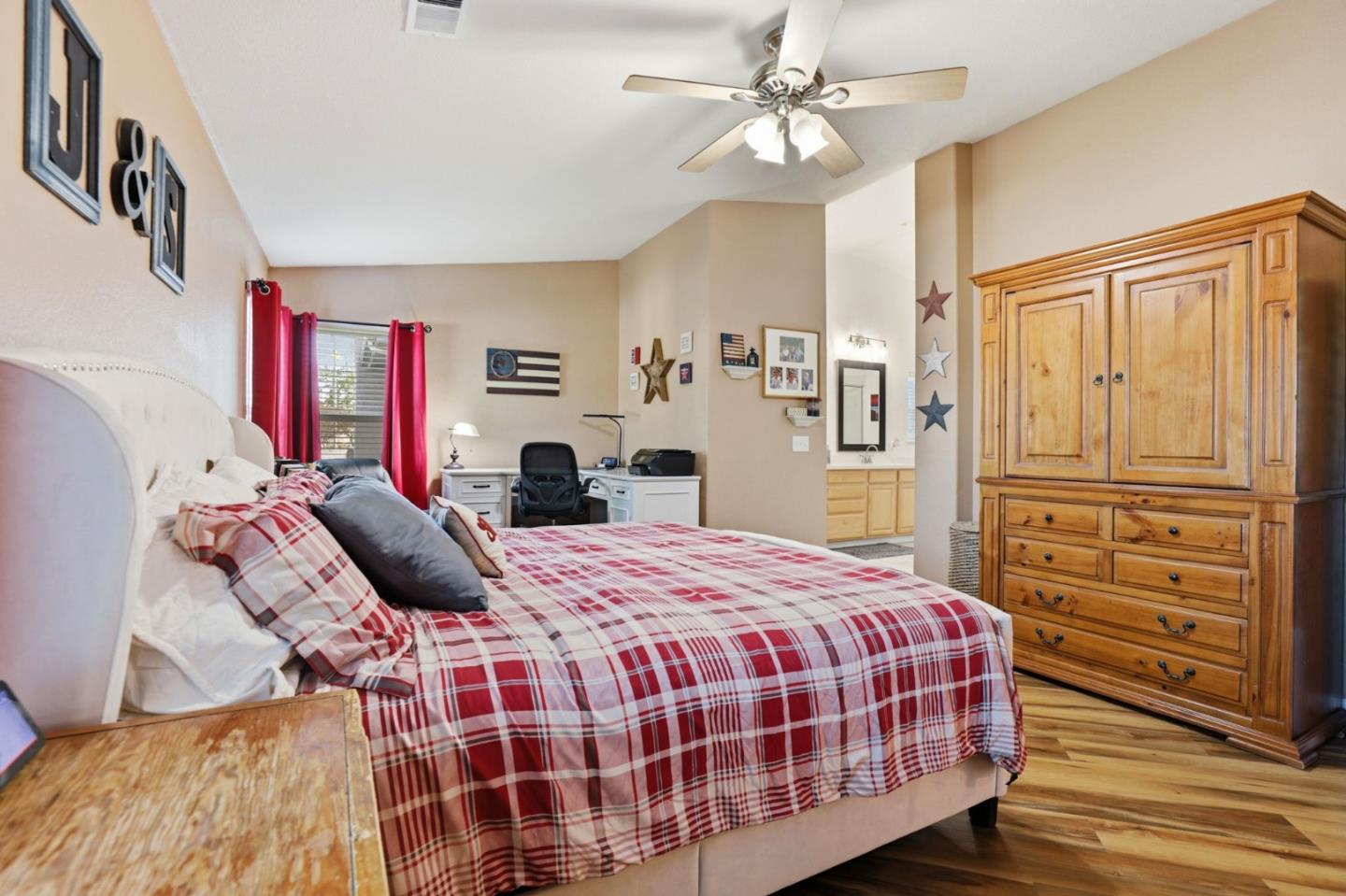 Detail Gallery Image 25 of 36 For 1744 Brentwood Ct, Hollister,  CA 95023 - 4 Beds | 2/1 Baths