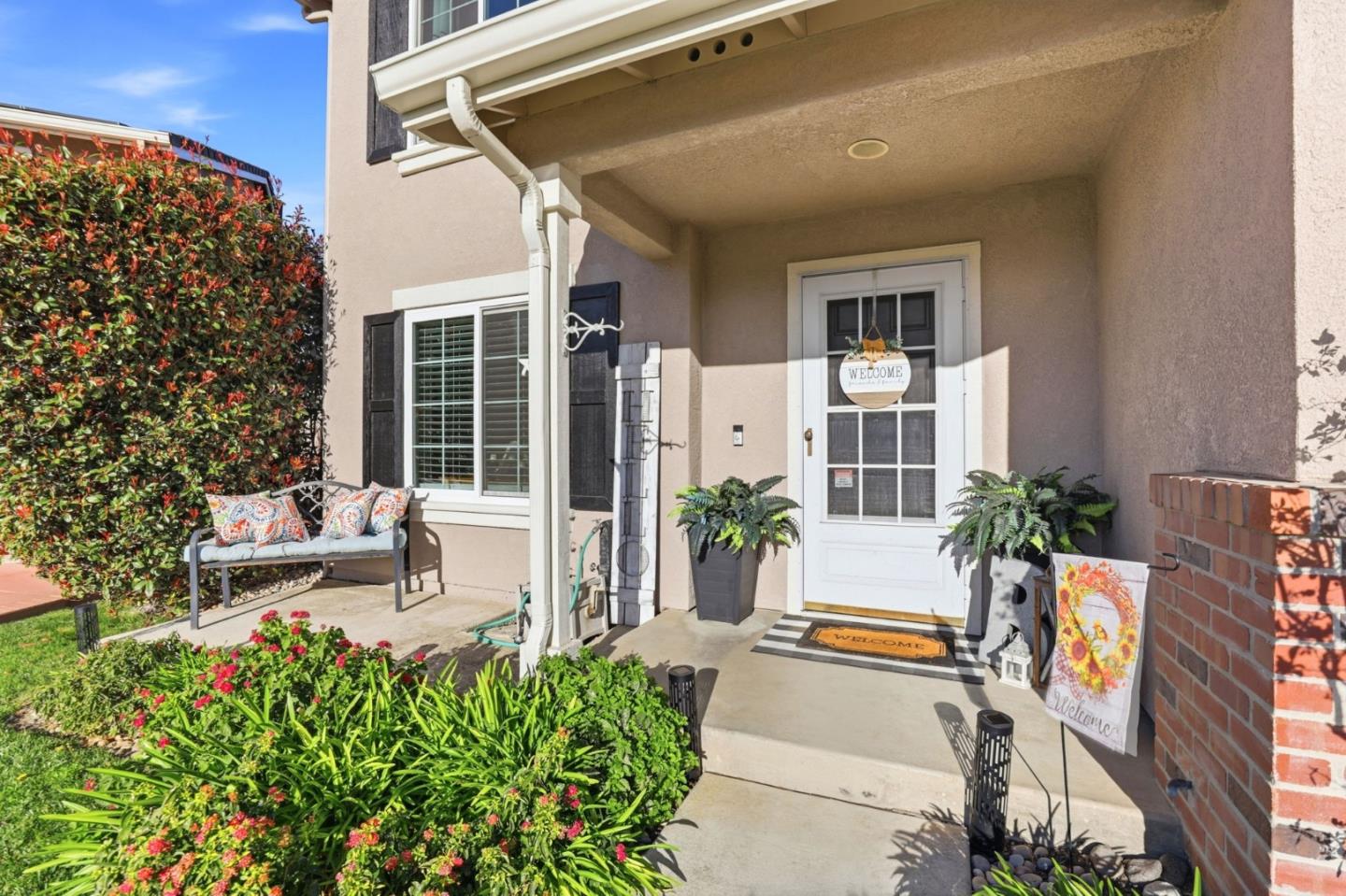 Detail Gallery Image 3 of 36 For 1744 Brentwood Ct, Hollister,  CA 95023 - 4 Beds | 2/1 Baths