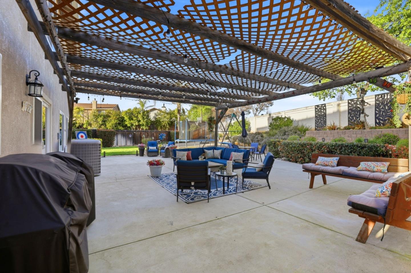 Detail Gallery Image 30 of 36 For 1744 Brentwood Ct, Hollister,  CA 95023 - 4 Beds | 2/1 Baths