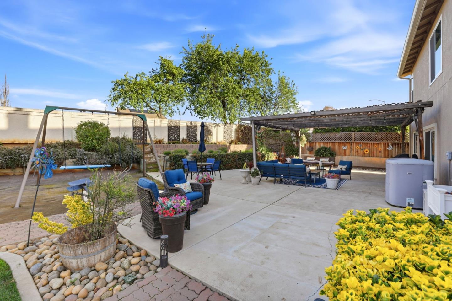 Detail Gallery Image 32 of 36 For 1744 Brentwood Ct, Hollister,  CA 95023 - 4 Beds | 2/1 Baths