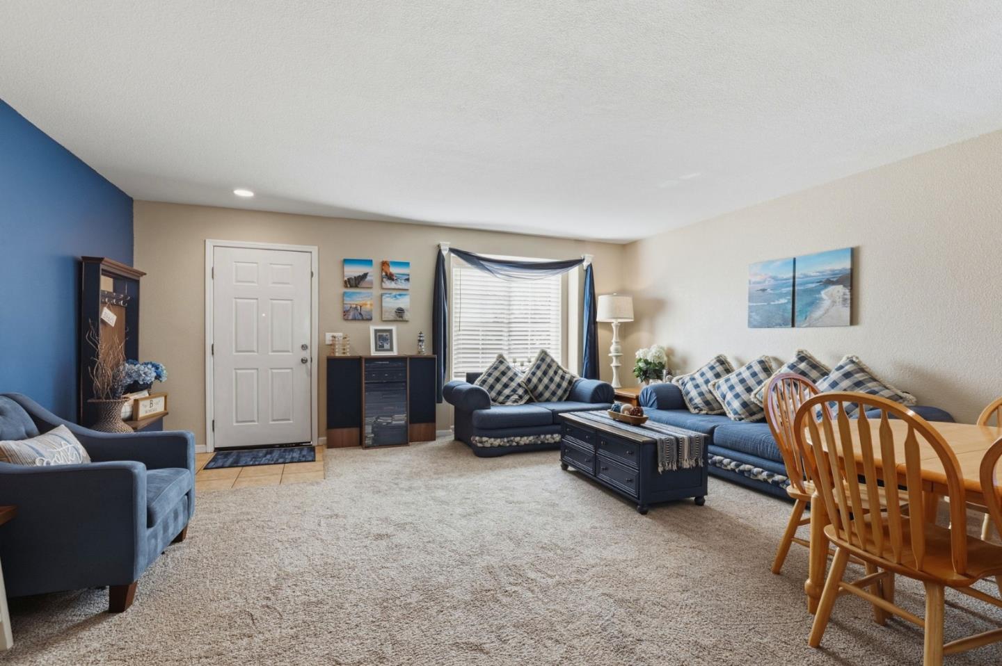 Detail Gallery Image 6 of 36 For 1744 Brentwood Ct, Hollister,  CA 95023 - 4 Beds | 2/1 Baths