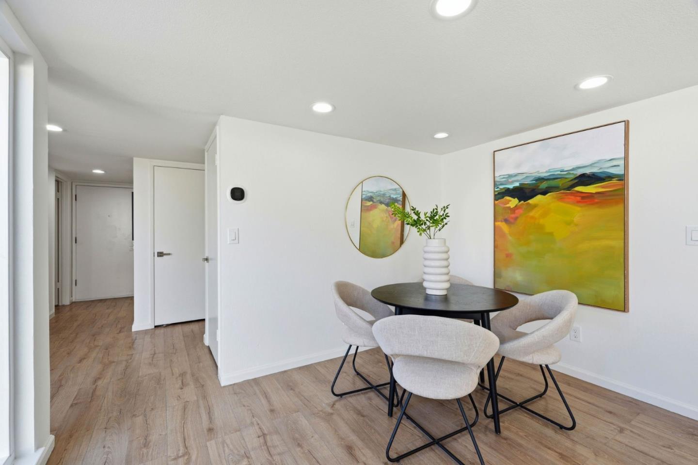 Detail Gallery Image 14 of 36 For 5893 Manorwood Ct, San Jose,  CA 95129 - 2 Beds | 2 Baths