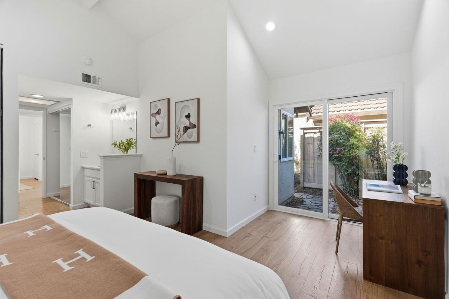 Detail Gallery Image 22 of 36 For 5893 Manorwood Ct, San Jose,  CA 95129 - 2 Beds | 2 Baths