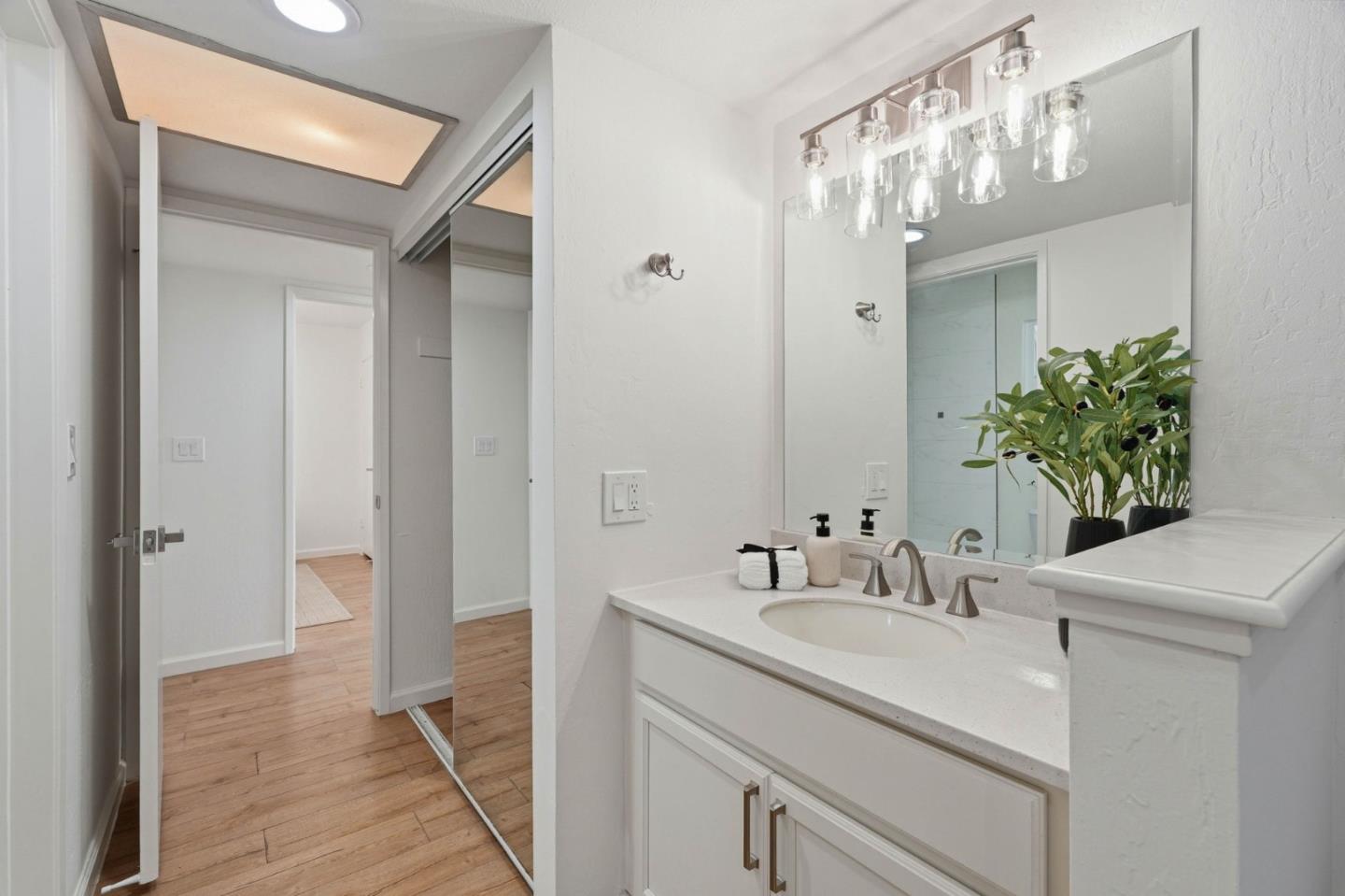 Detail Gallery Image 26 of 36 For 5893 Manorwood Ct, San Jose,  CA 95129 - 2 Beds | 2 Baths