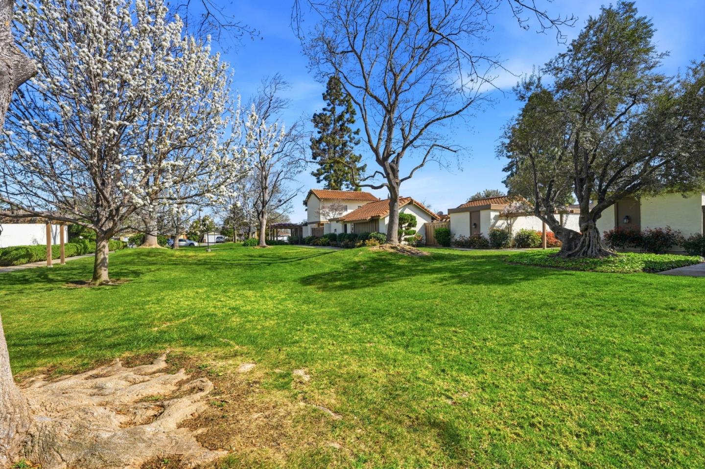 Detail Gallery Image 35 of 36 For 5893 Manorwood Ct, San Jose,  CA 95129 - 2 Beds | 2 Baths