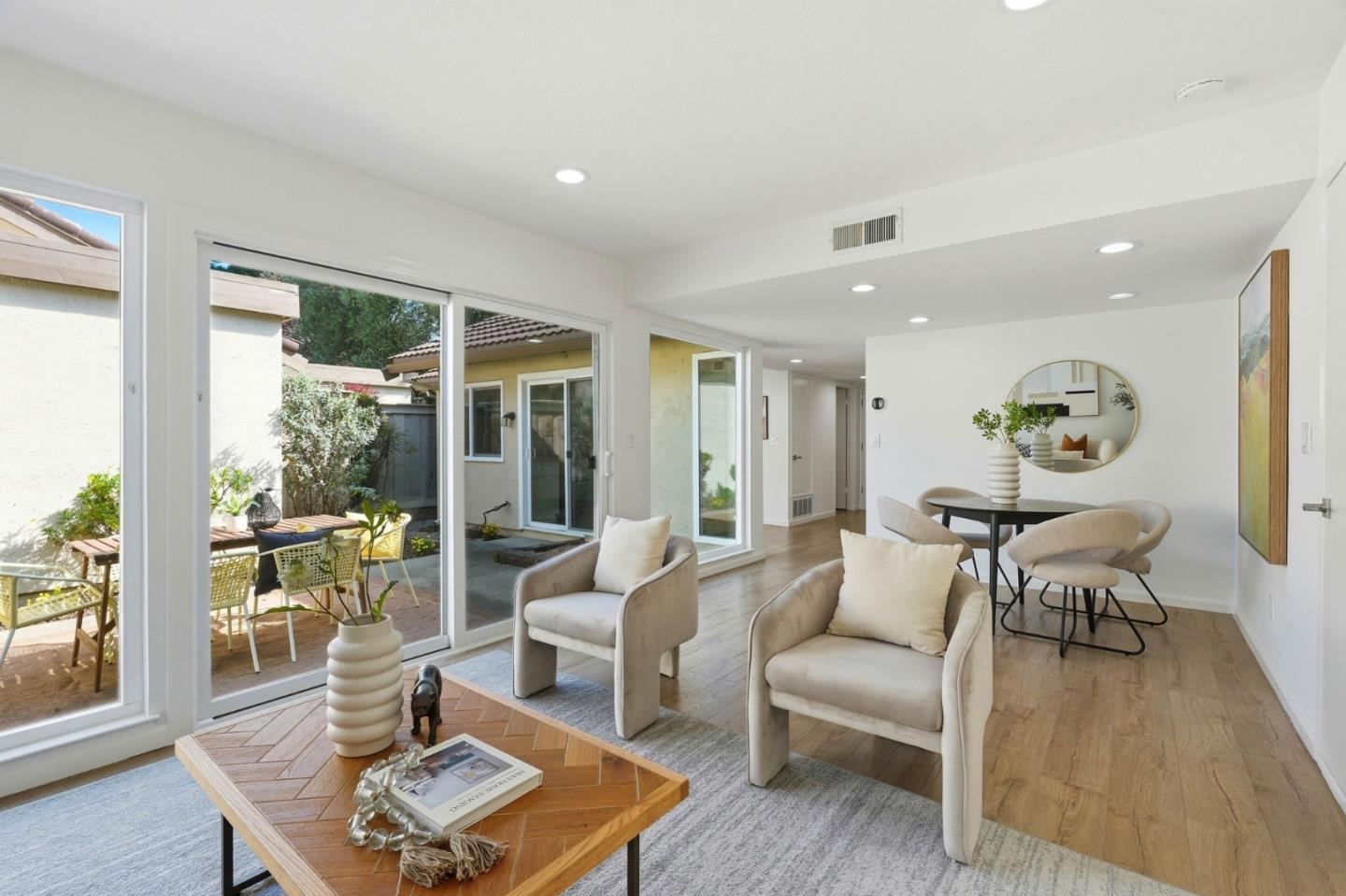 Detail Gallery Image 8 of 36 For 5893 Manorwood Ct, San Jose,  CA 95129 - 2 Beds | 2 Baths