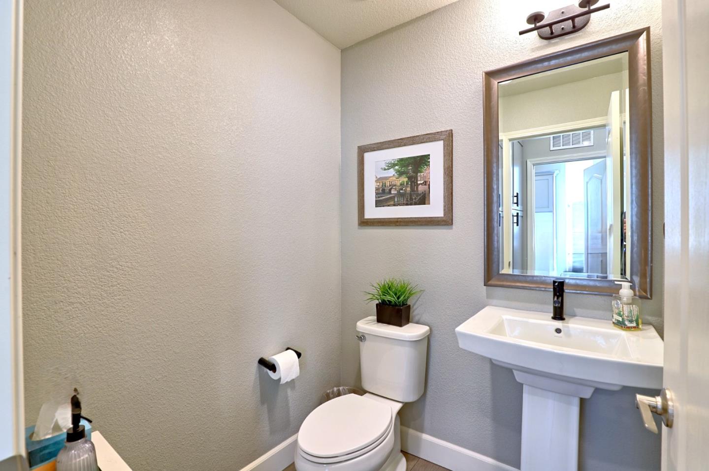 Detail Gallery Image 13 of 53 For 2980 Henry Miller Pl #4,  San Jose,  CA 95136 - 3 Beds | 3/1 Baths