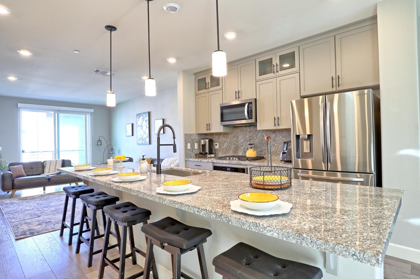 Detail Gallery Image 15 of 53 For 2980 Henry Miller Pl #4,  San Jose,  CA 95136 - 3 Beds | 3/1 Baths