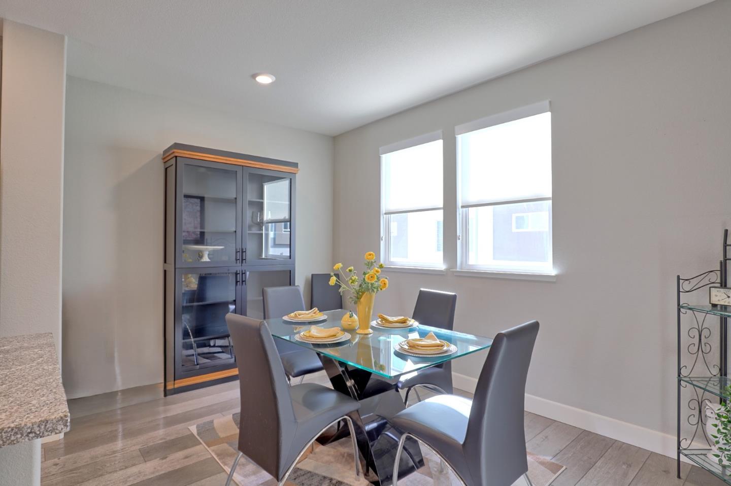 Detail Gallery Image 17 of 53 For 2980 Henry Miller Pl #4,  San Jose,  CA 95136 - 3 Beds | 3/1 Baths