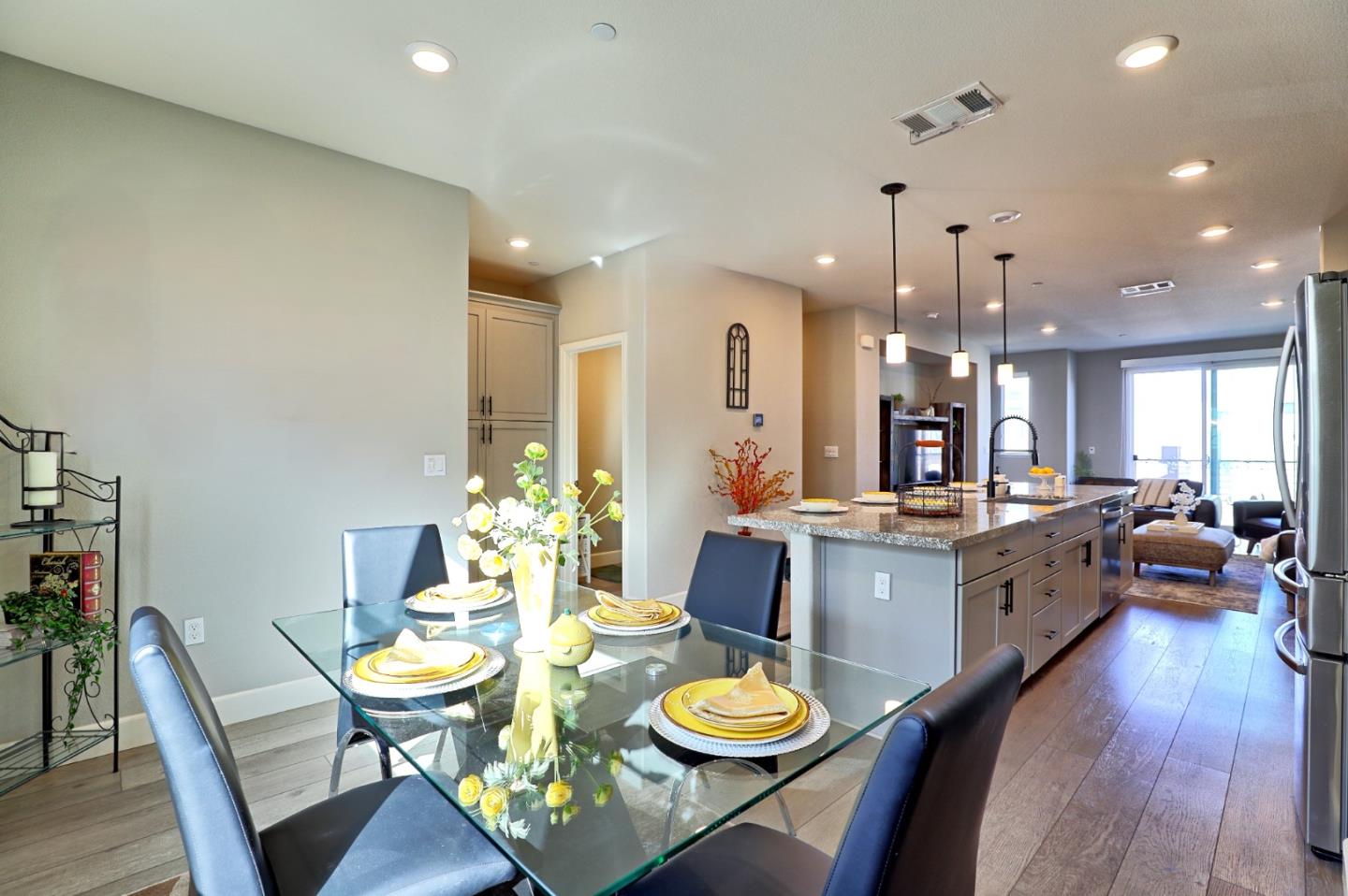 Detail Gallery Image 18 of 53 For 2980 Henry Miller Pl #4,  San Jose,  CA 95136 - 3 Beds | 3/1 Baths