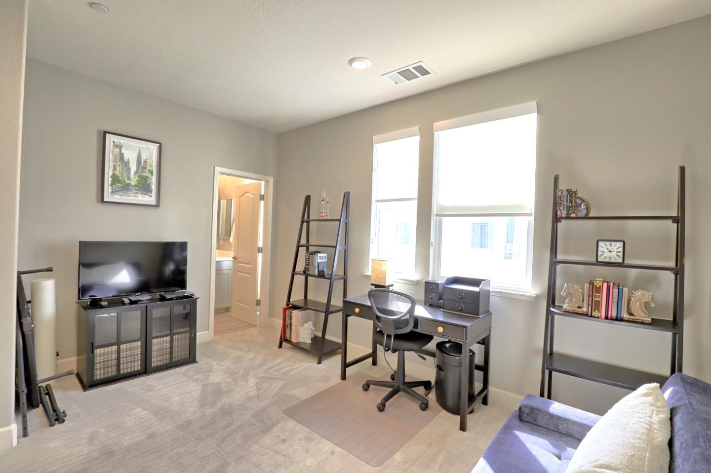 Detail Gallery Image 28 of 53 For 2980 Henry Miller Pl #4,  San Jose,  CA 95136 - 3 Beds | 3/1 Baths