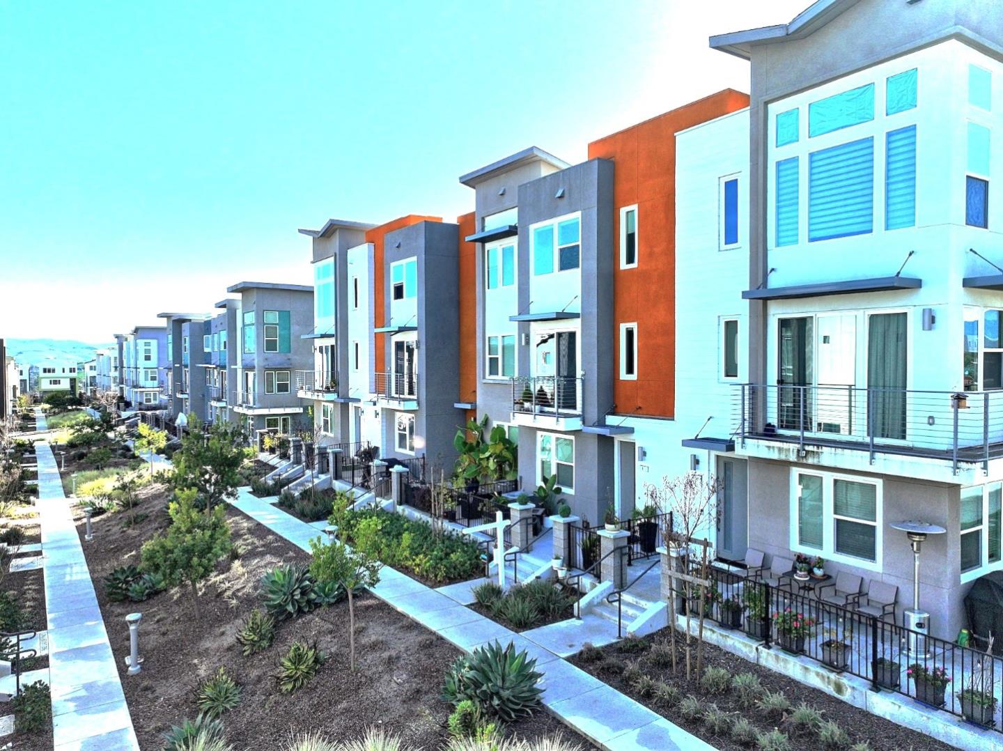 Detail Gallery Image 37 of 53 For 2980 Henry Miller Pl #4,  San Jose,  CA 95136 - 3 Beds | 3/1 Baths