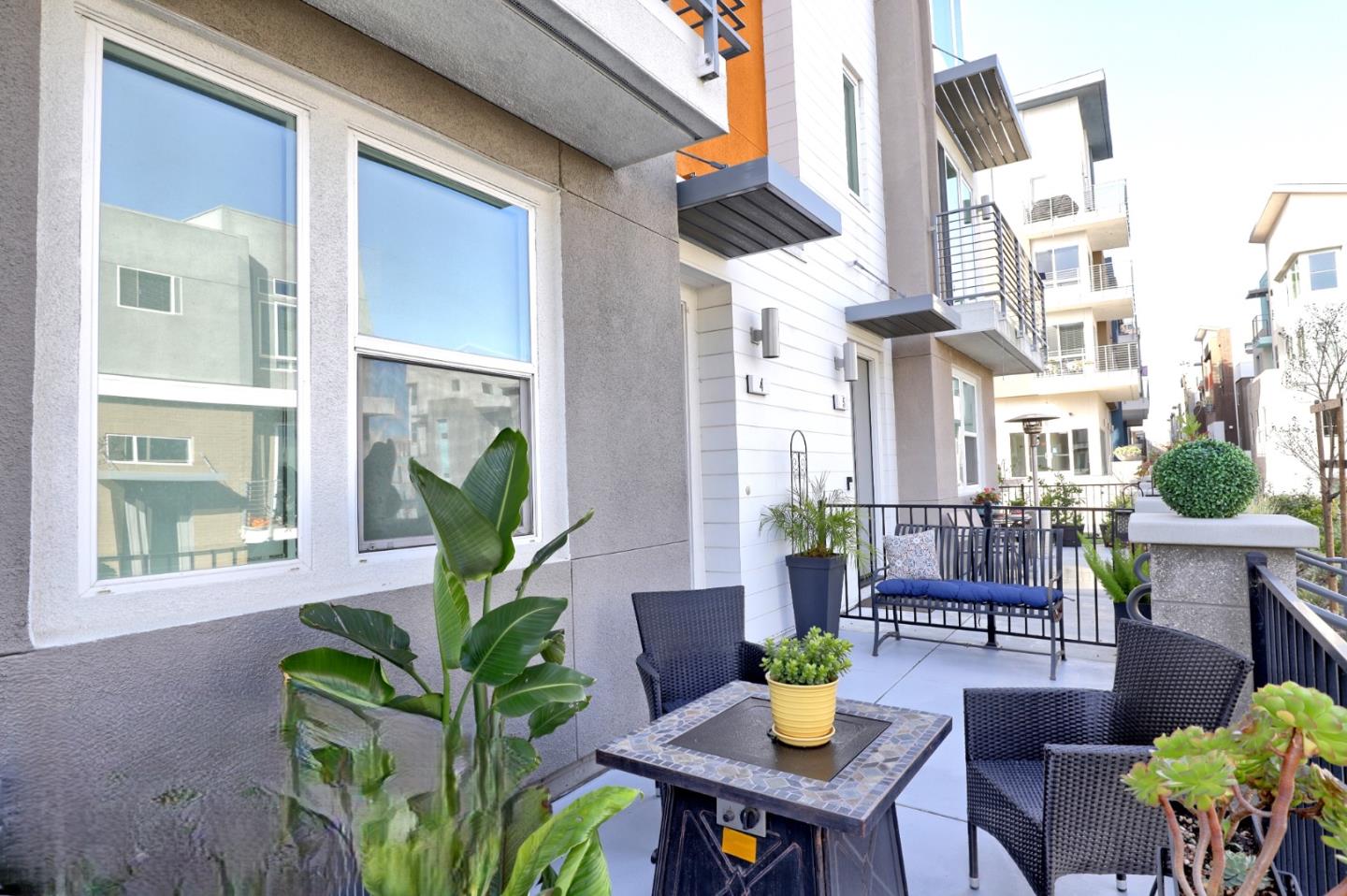 Detail Gallery Image 7 of 53 For 2980 Henry Miller Pl #4,  San Jose,  CA 95136 - 3 Beds | 3/1 Baths