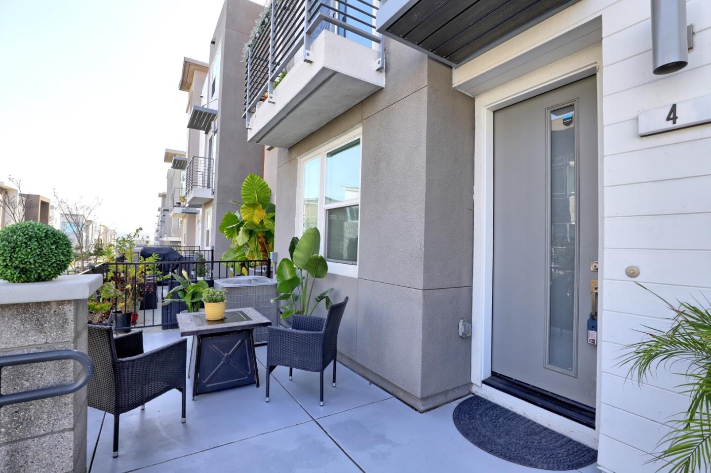Detail Gallery Image 8 of 53 For 2980 Henry Miller Pl #4,  San Jose,  CA 95136 - 3 Beds | 3/1 Baths