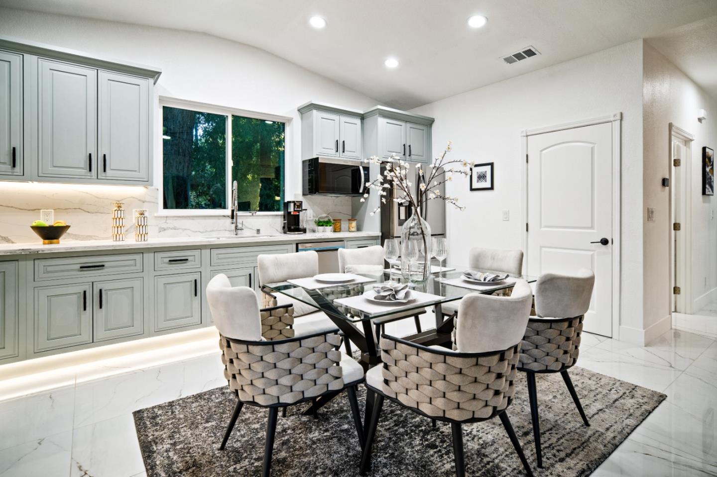 Detail Gallery Image 9 of 32 For 255 Brookside Dr, Boulder Creek,  CA 95006 - 4 Beds | 2/1 Baths