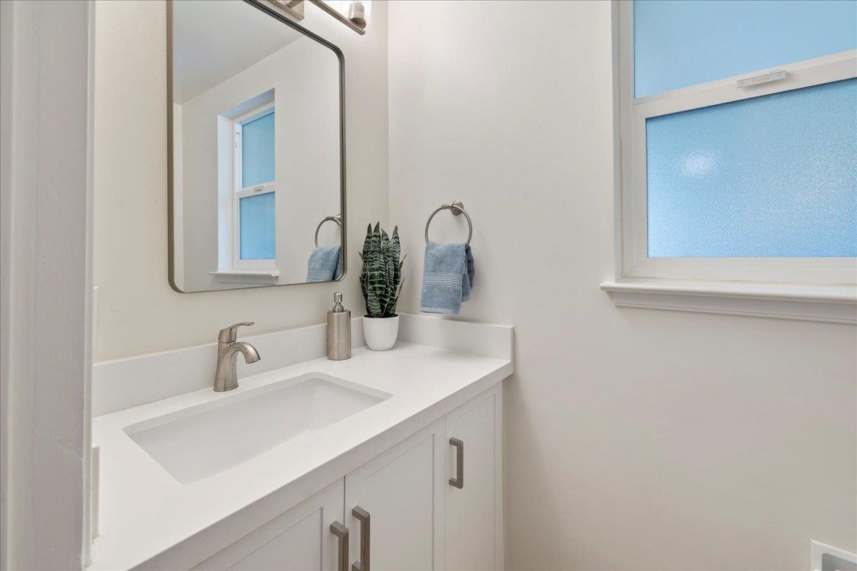 Detail Gallery Image 27 of 36 For 14000 Jerries Dr, Saratoga,  CA 95070 - 3 Beds | 2/1 Baths
