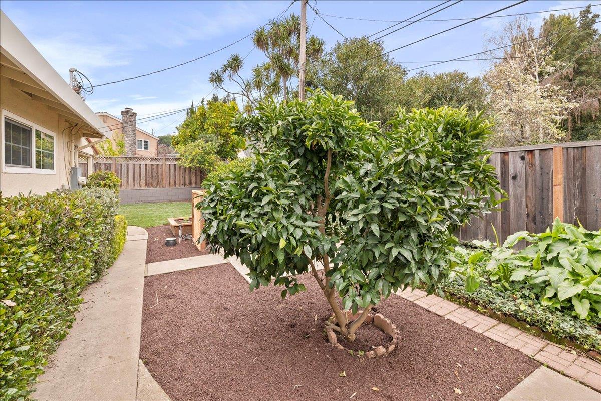 Detail Gallery Image 34 of 36 For 14000 Jerries Dr, Saratoga,  CA 95070 - 3 Beds | 2/1 Baths