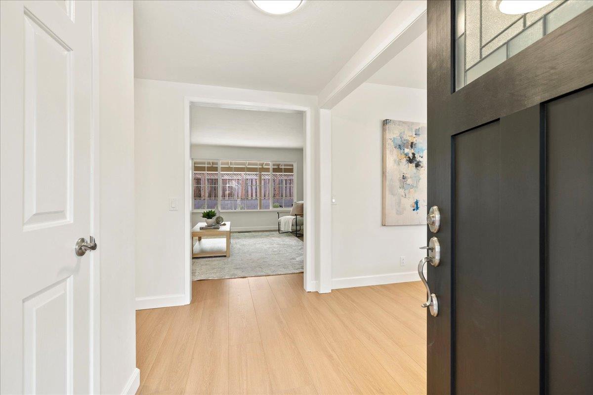 Detail Gallery Image 5 of 36 For 14000 Jerries Dr, Saratoga,  CA 95070 - 3 Beds | 2/1 Baths