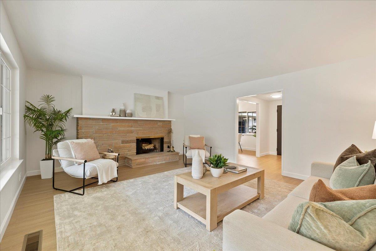 Detail Gallery Image 9 of 36 For 14000 Jerries Dr, Saratoga,  CA 95070 - 3 Beds | 2/1 Baths