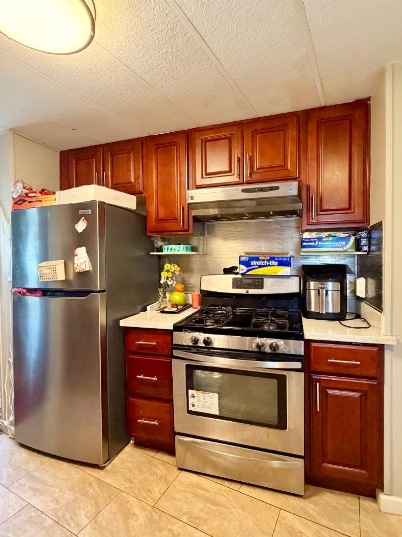 Detail Gallery Image 5 of 11 For 411 Lewis Rd #301,  San Jose,  CA 95111 - 2 Beds | 2 Baths