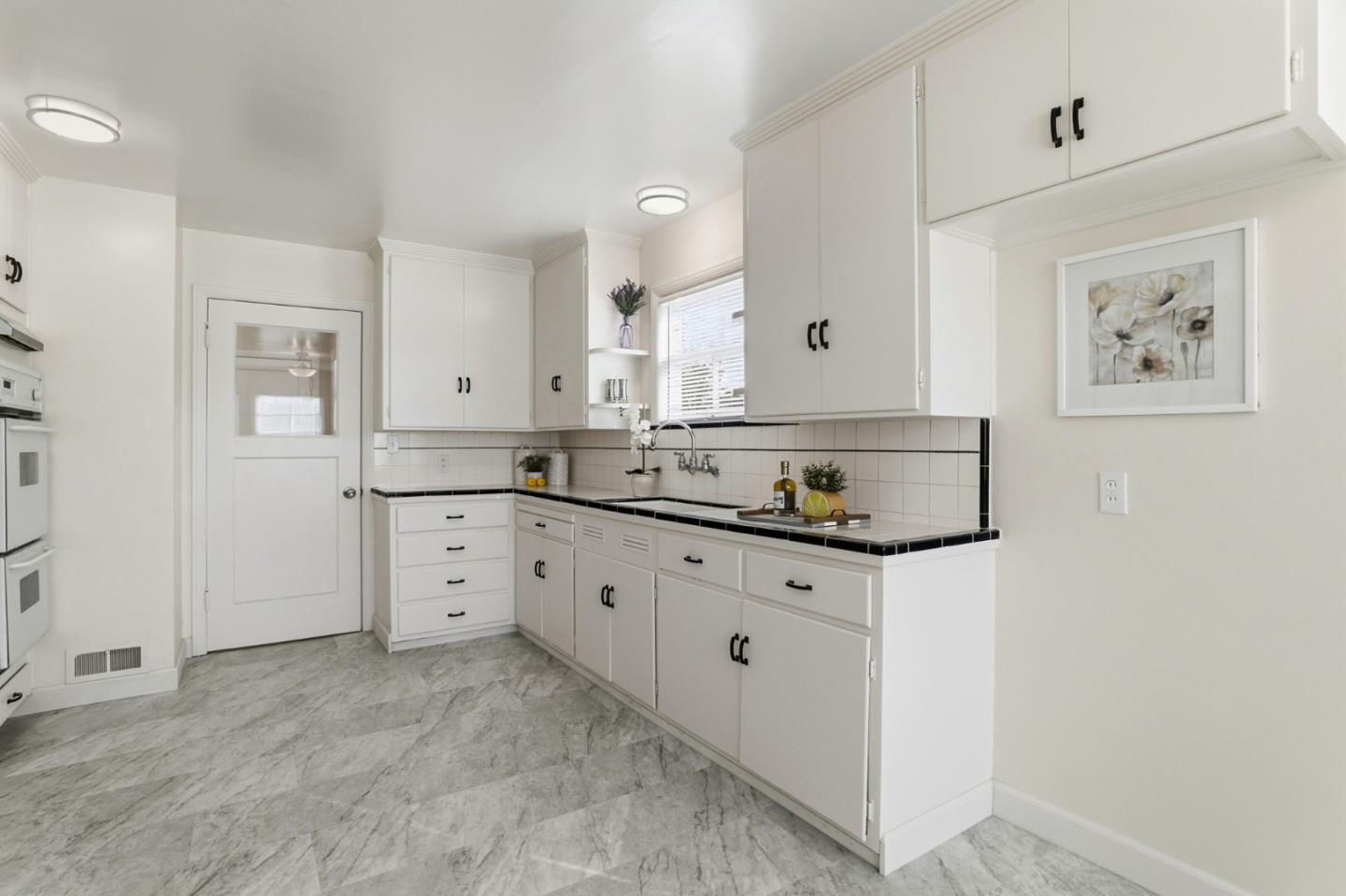 Detail Gallery Image 13 of 37 For 894 S 10th St, San Jose,  CA 95112 - 2 Beds | 1 Baths