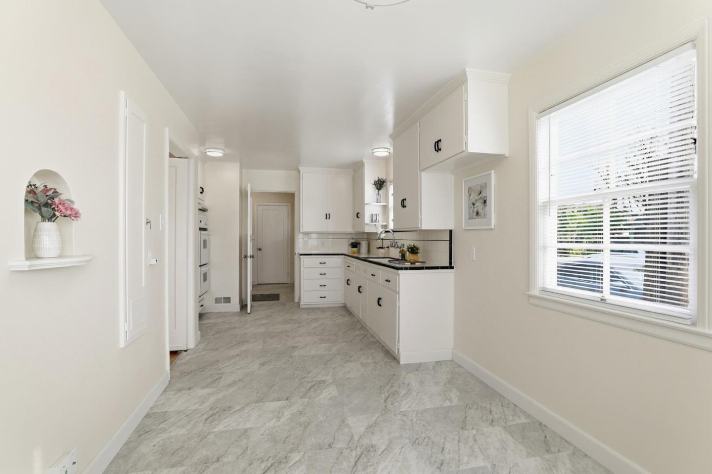 Detail Gallery Image 14 of 37 For 894 S 10th St, San Jose,  CA 95112 - 2 Beds | 1 Baths