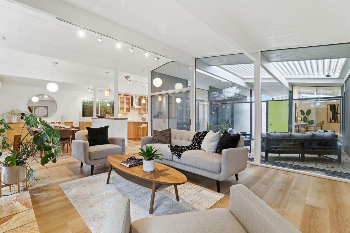 Detail Gallery Image 10 of 36 For 6179 Shadygrove Dr, Cupertino,  CA 95014 - 4 Beds | 2 Baths