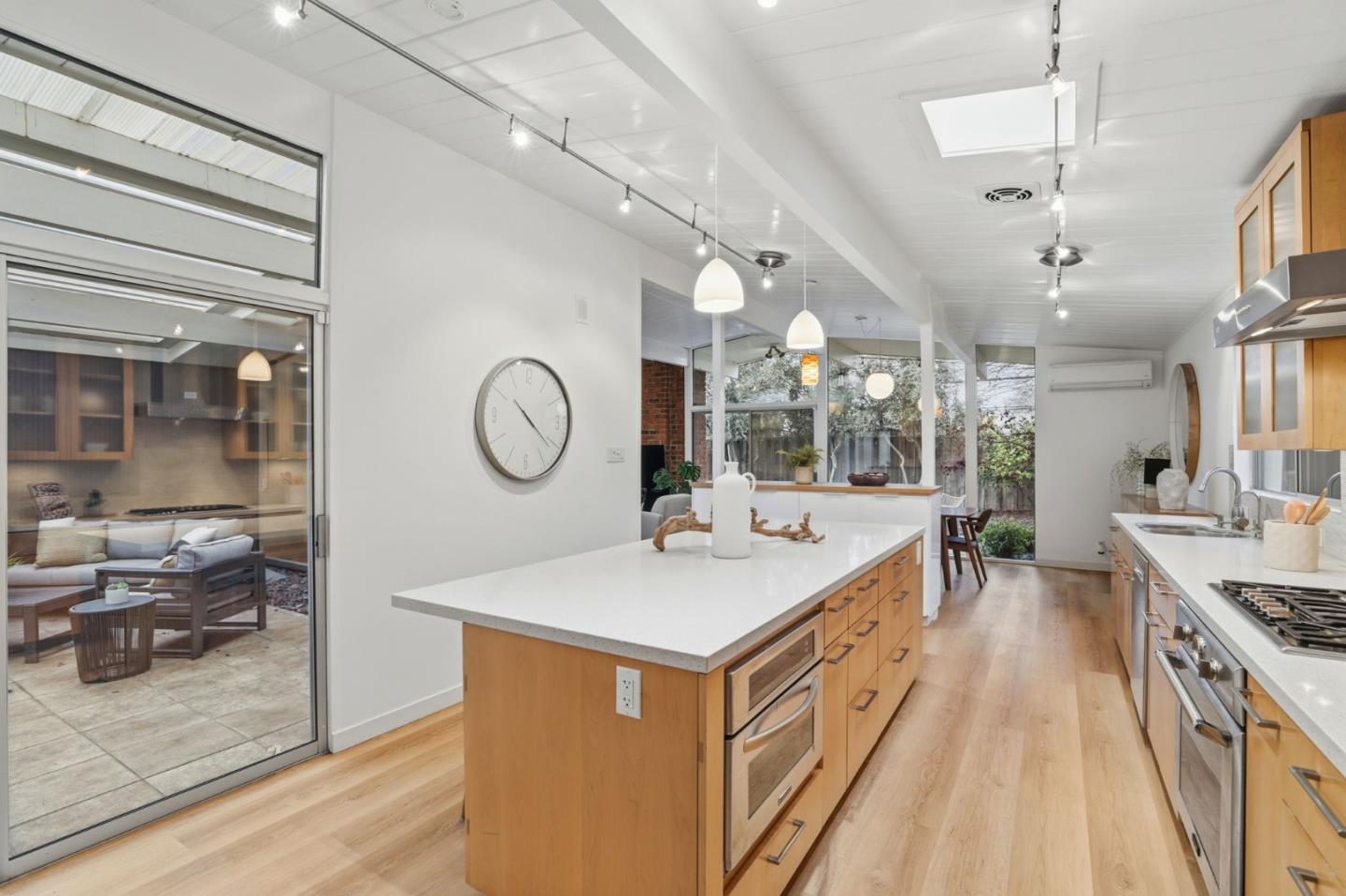 Detail Gallery Image 11 of 36 For 6179 Shadygrove Dr, Cupertino,  CA 95014 - 4 Beds | 2 Baths