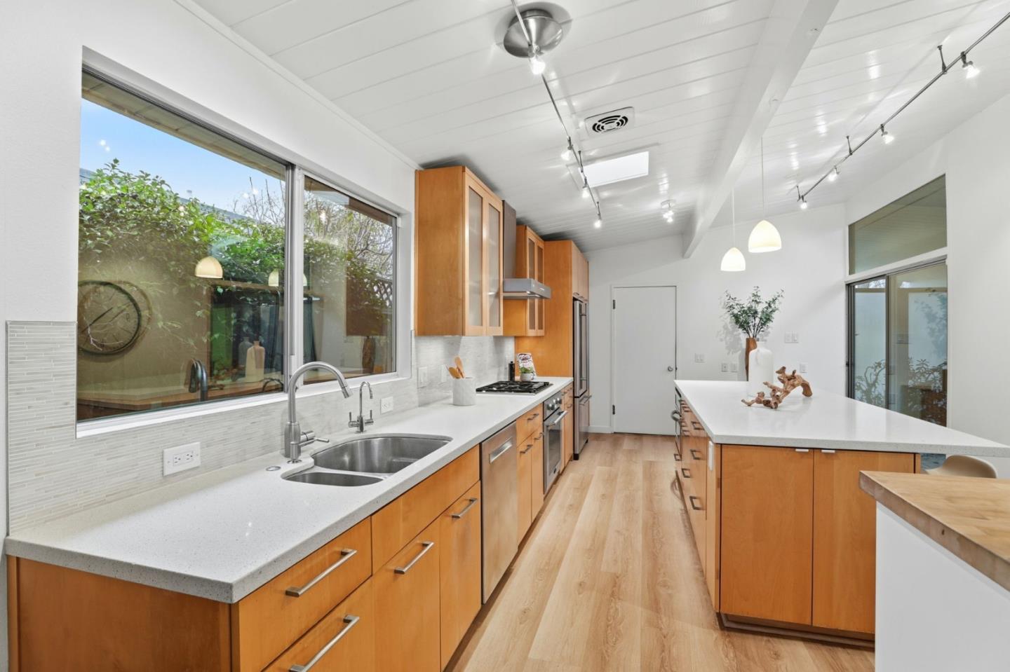 Detail Gallery Image 12 of 36 For 6179 Shadygrove Dr, Cupertino,  CA 95014 - 4 Beds | 2 Baths