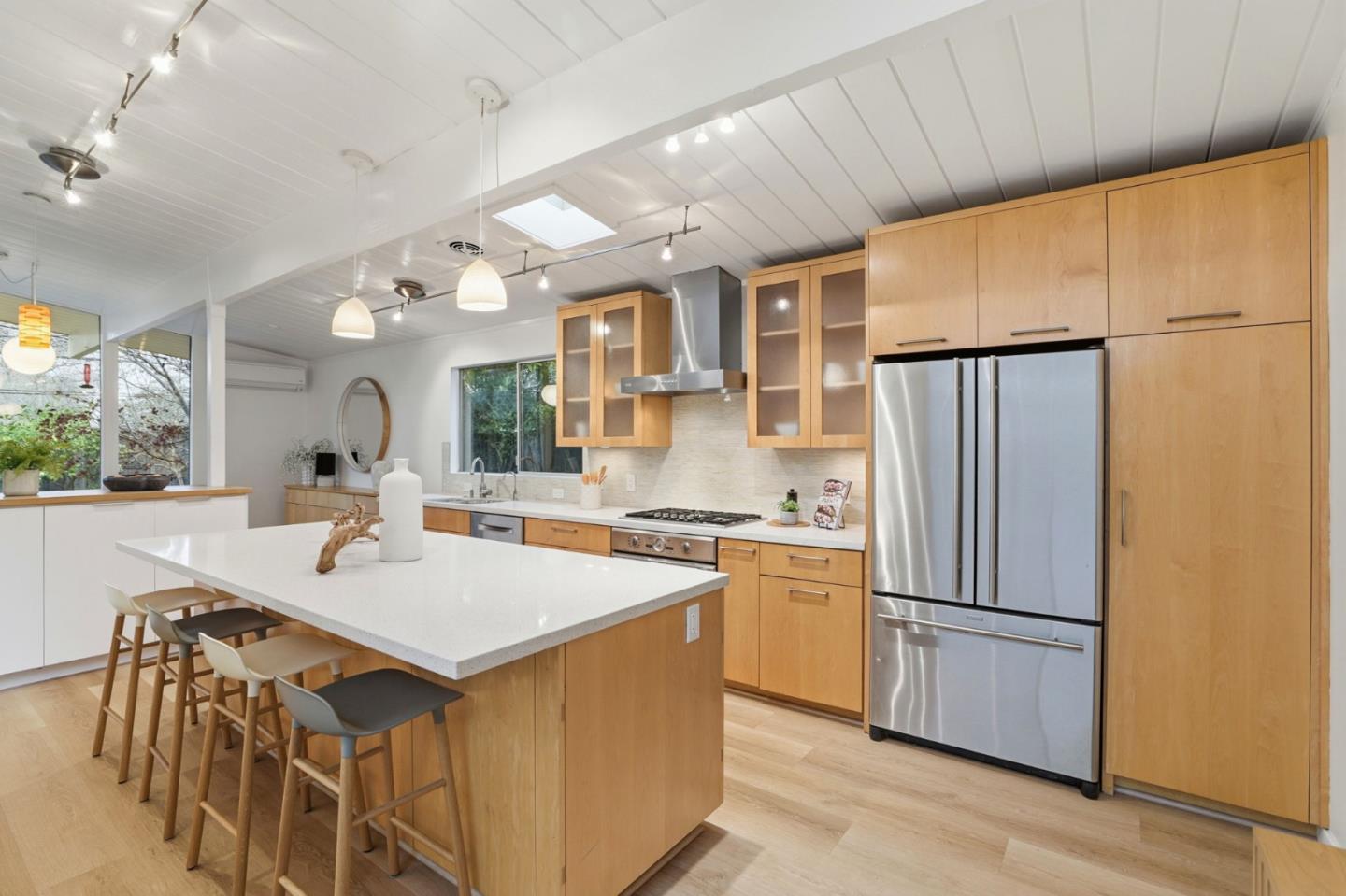 Detail Gallery Image 15 of 36 For 6179 Shadygrove Dr, Cupertino,  CA 95014 - 4 Beds | 2 Baths