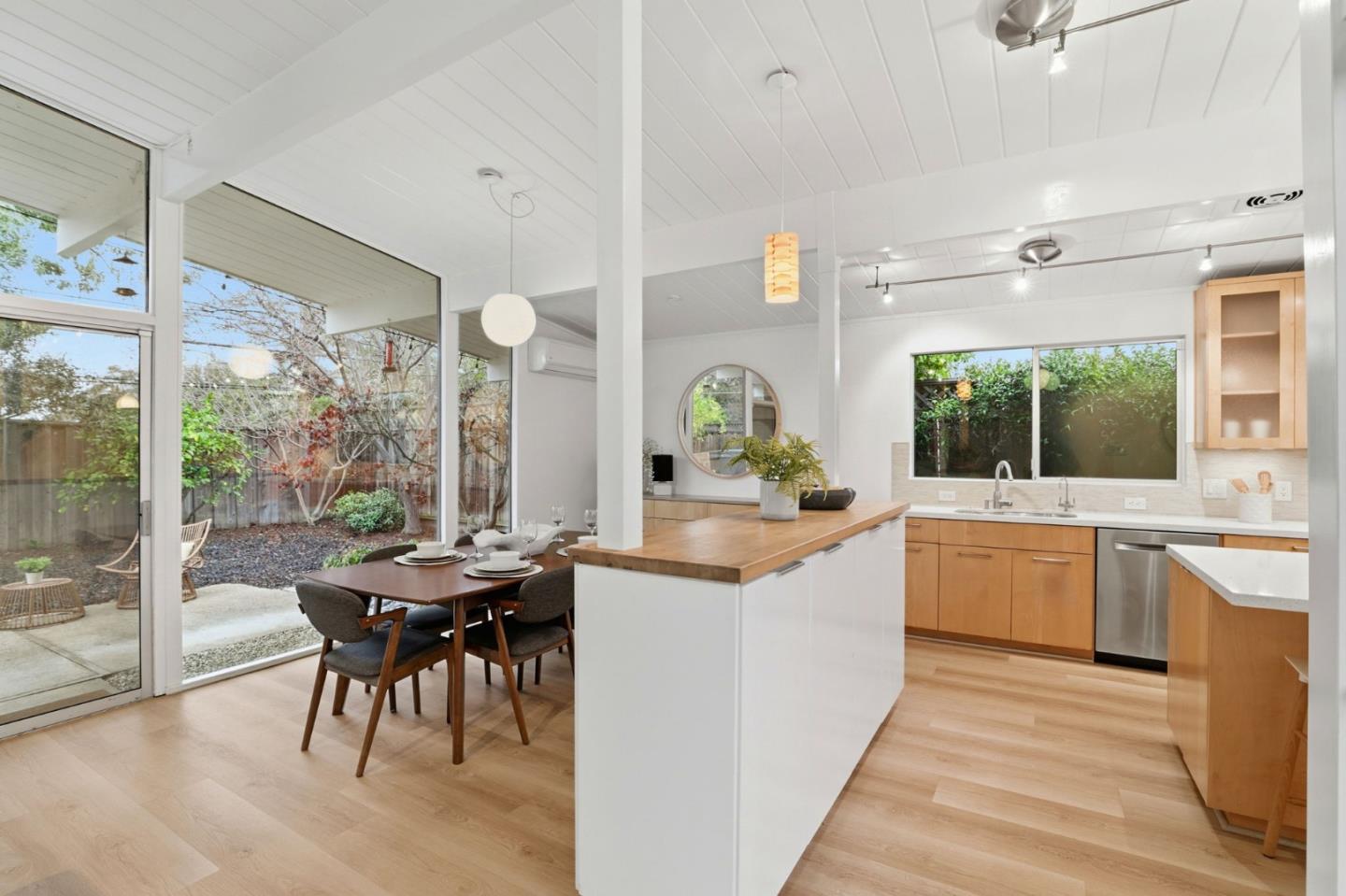 Detail Gallery Image 16 of 36 For 6179 Shadygrove Dr, Cupertino,  CA 95014 - 4 Beds | 2 Baths