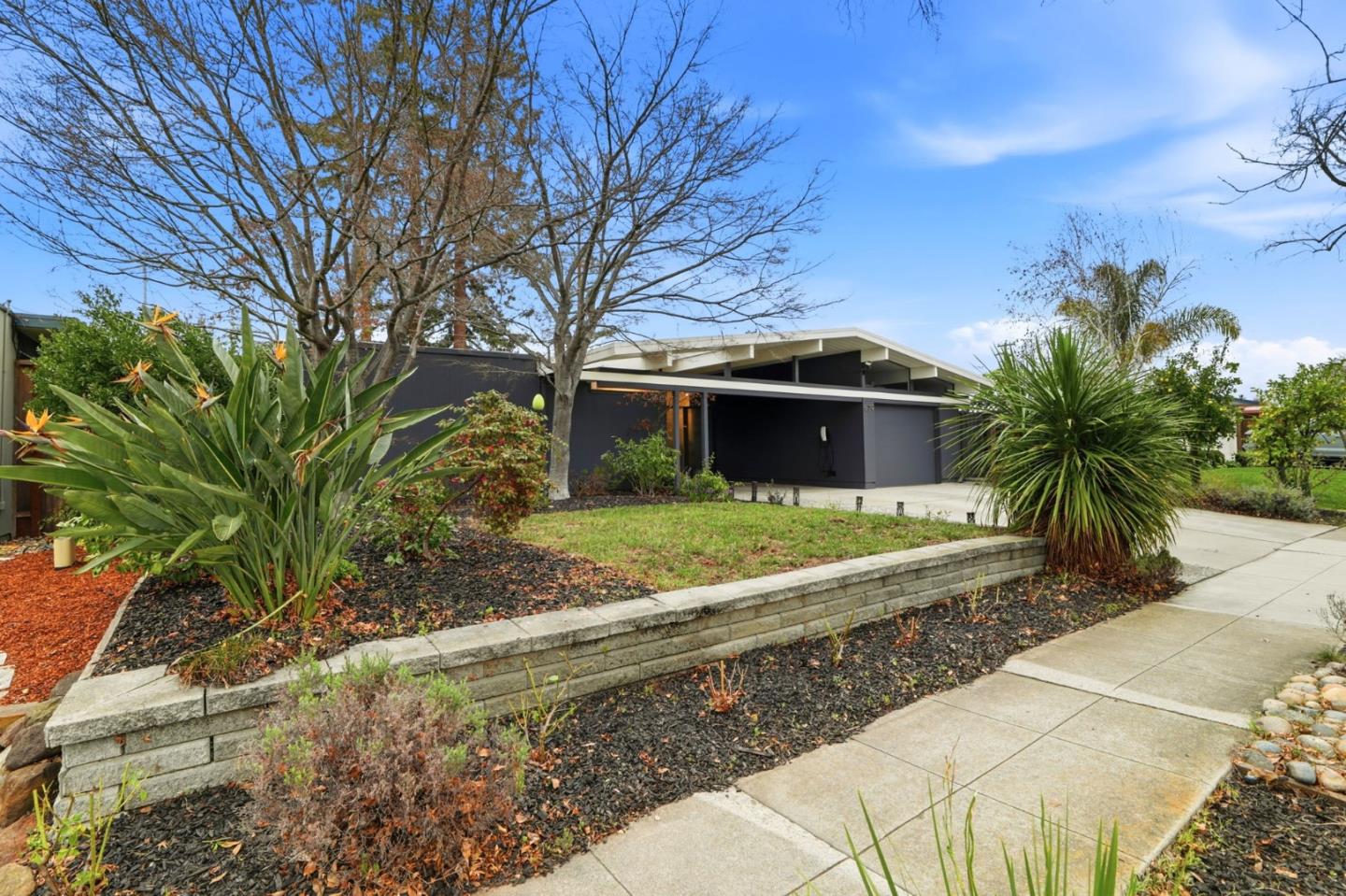 Detail Gallery Image 4 of 36 For 6179 Shadygrove Dr, Cupertino,  CA 95014 - 4 Beds | 2 Baths