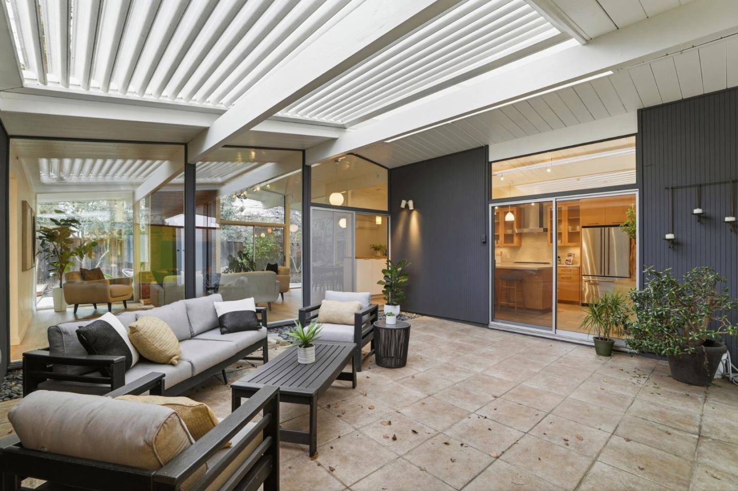 Detail Gallery Image 7 of 36 For 6179 Shadygrove Dr, Cupertino,  CA 95014 - 4 Beds | 2 Baths