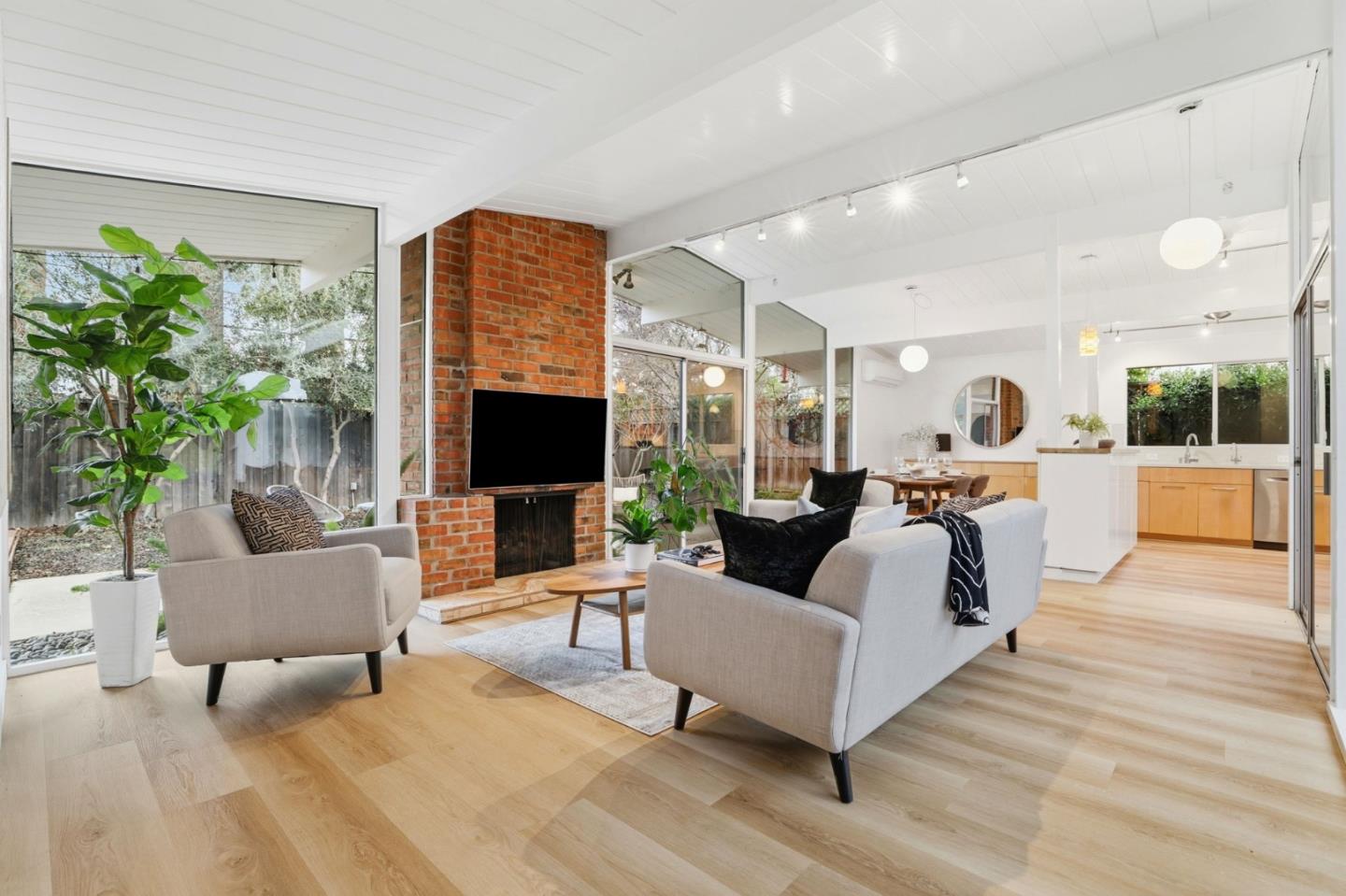 Detail Gallery Image 9 of 36 For 6179 Shadygrove Dr, Cupertino,  CA 95014 - 4 Beds | 2 Baths