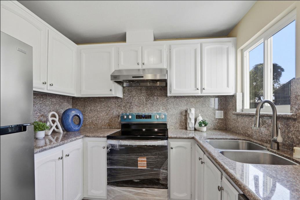 Detail Gallery Image 3 of 21 For 2344 Pacheco, San Jose,  CA 95133 - 3 Beds | 2 Baths