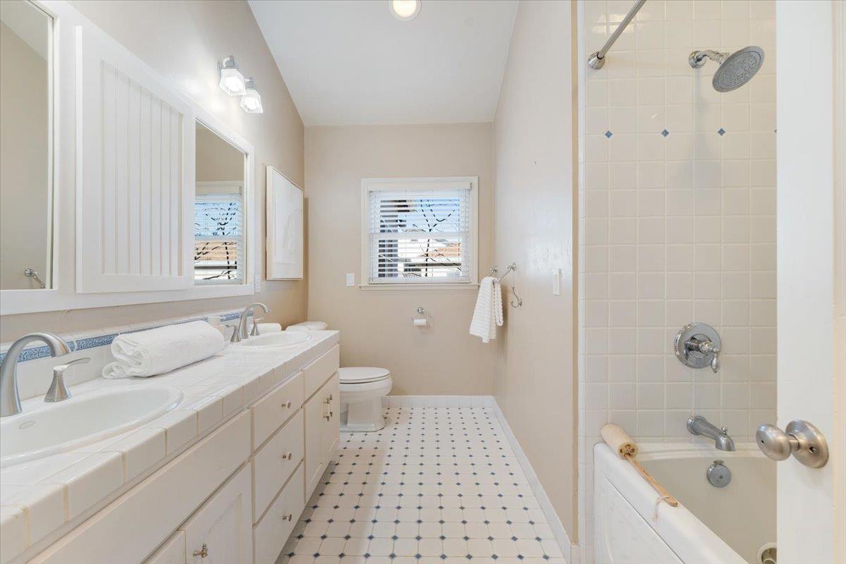 Detail Gallery Image 13 of 39 For 812 Tuttle Ave, Watsonville,  CA 95076 - 3 Beds | 2 Baths