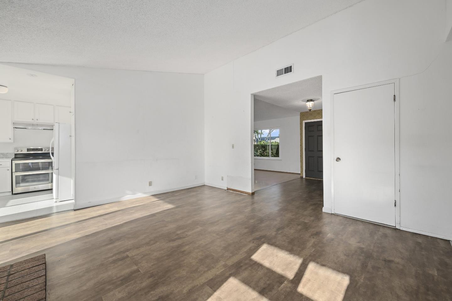 Detail Gallery Image 11 of 30 For 690 Albion Dr, San Jose,  CA 95136 - 4 Beds | 2 Baths