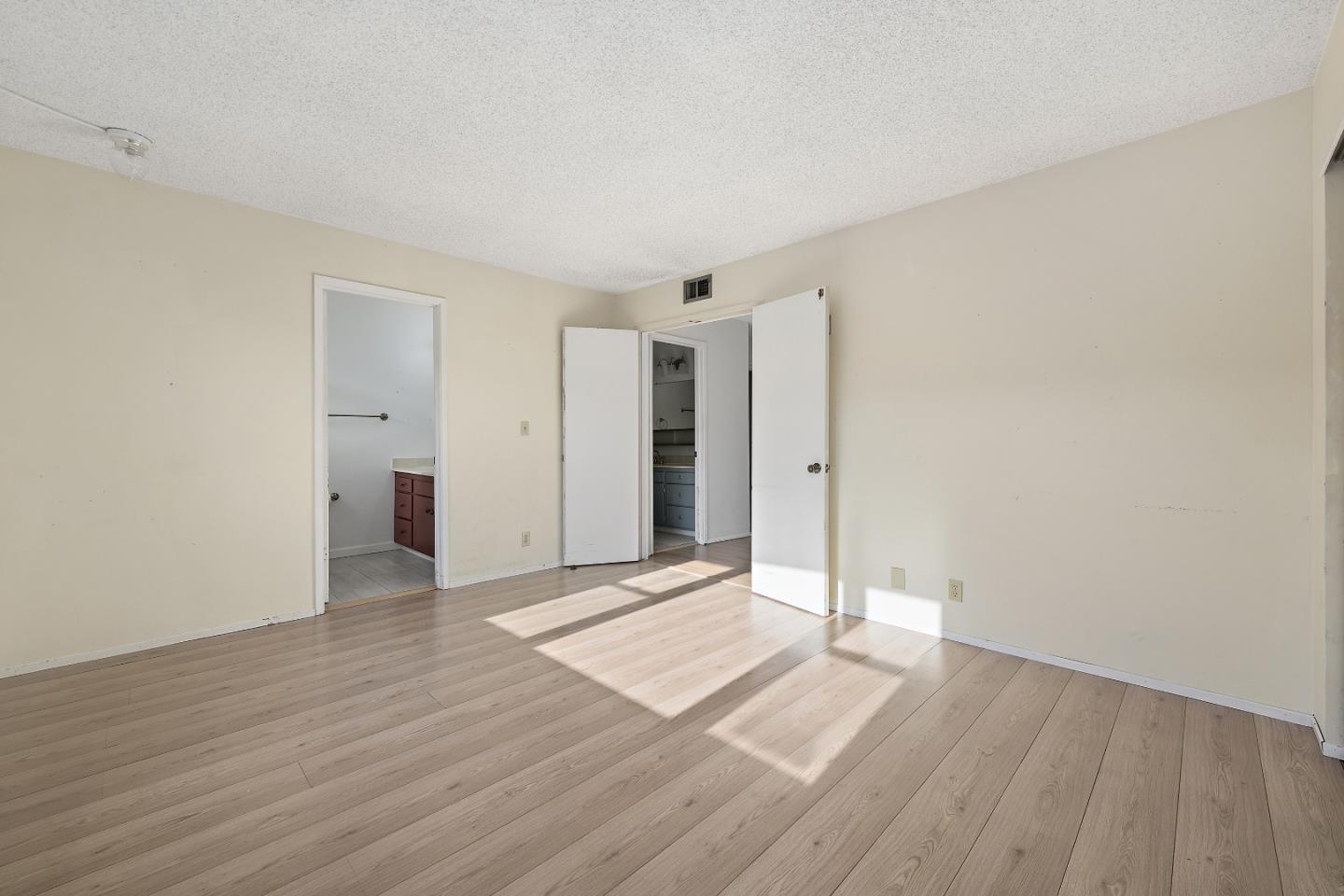 Detail Gallery Image 21 of 30 For 690 Albion Dr, San Jose,  CA 95136 - 4 Beds | 2 Baths