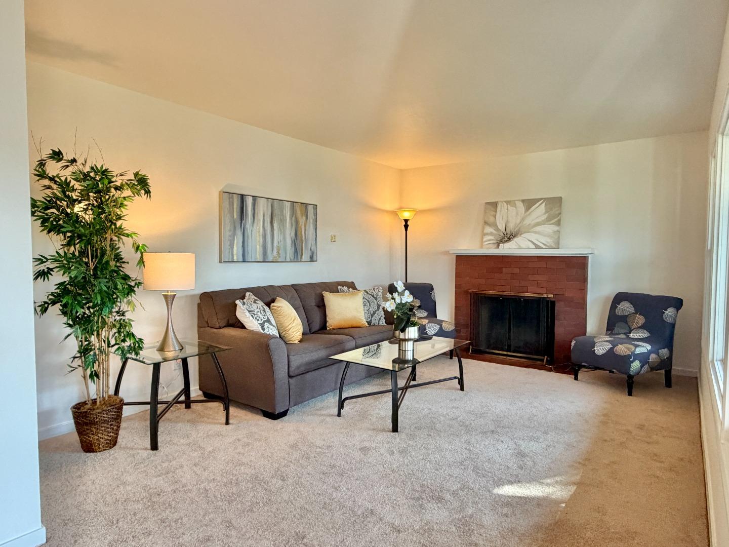 Detail Gallery Image 3 of 17 For 1362 Lillian Ave, Sunnyvale,  CA 94087 - 2 Beds | 1 Baths