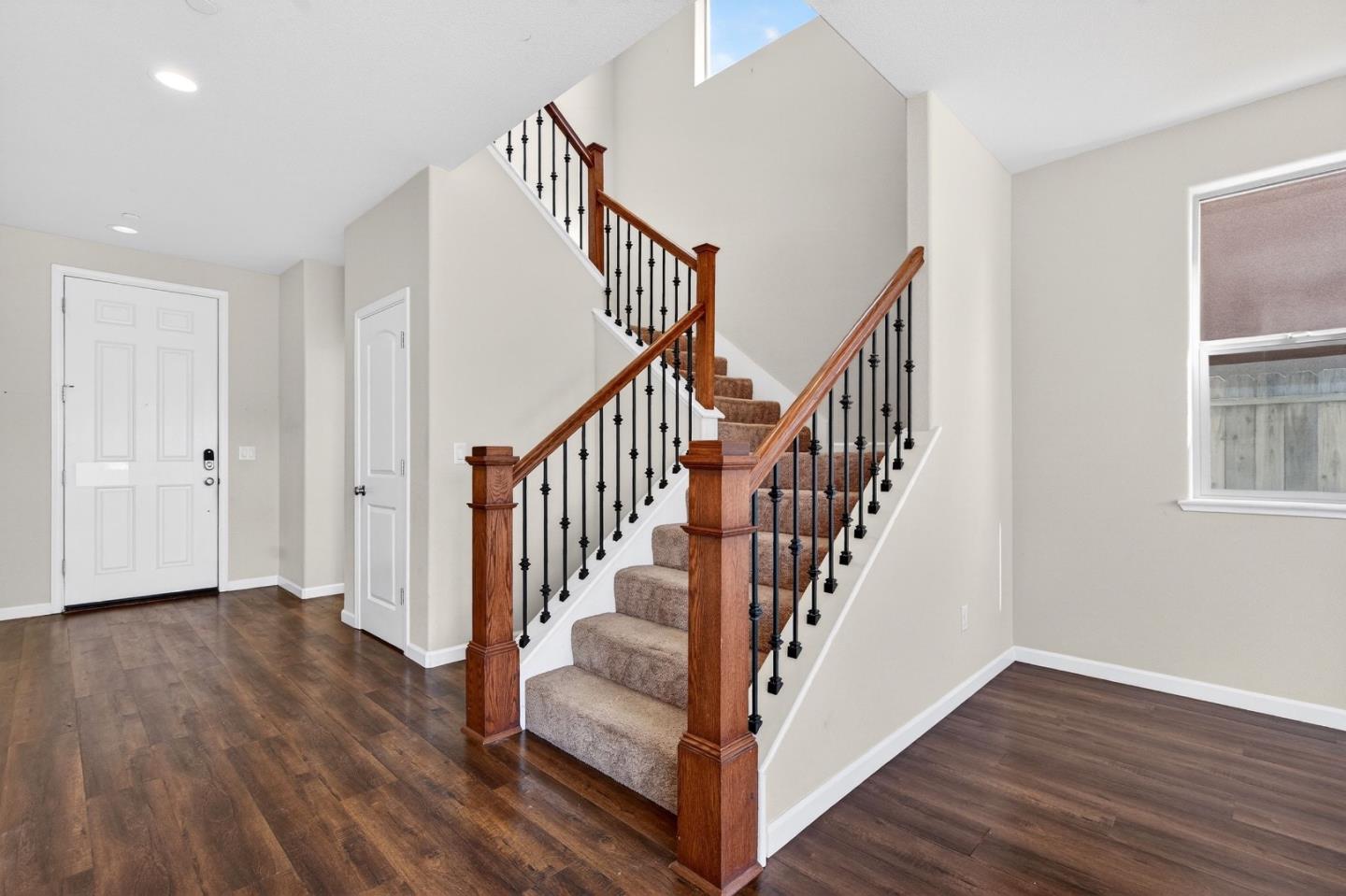 Detail Gallery Image 11 of 57 For 301 Slate Ave, Hollister,  CA 95023 - 4 Beds | 2/1 Baths