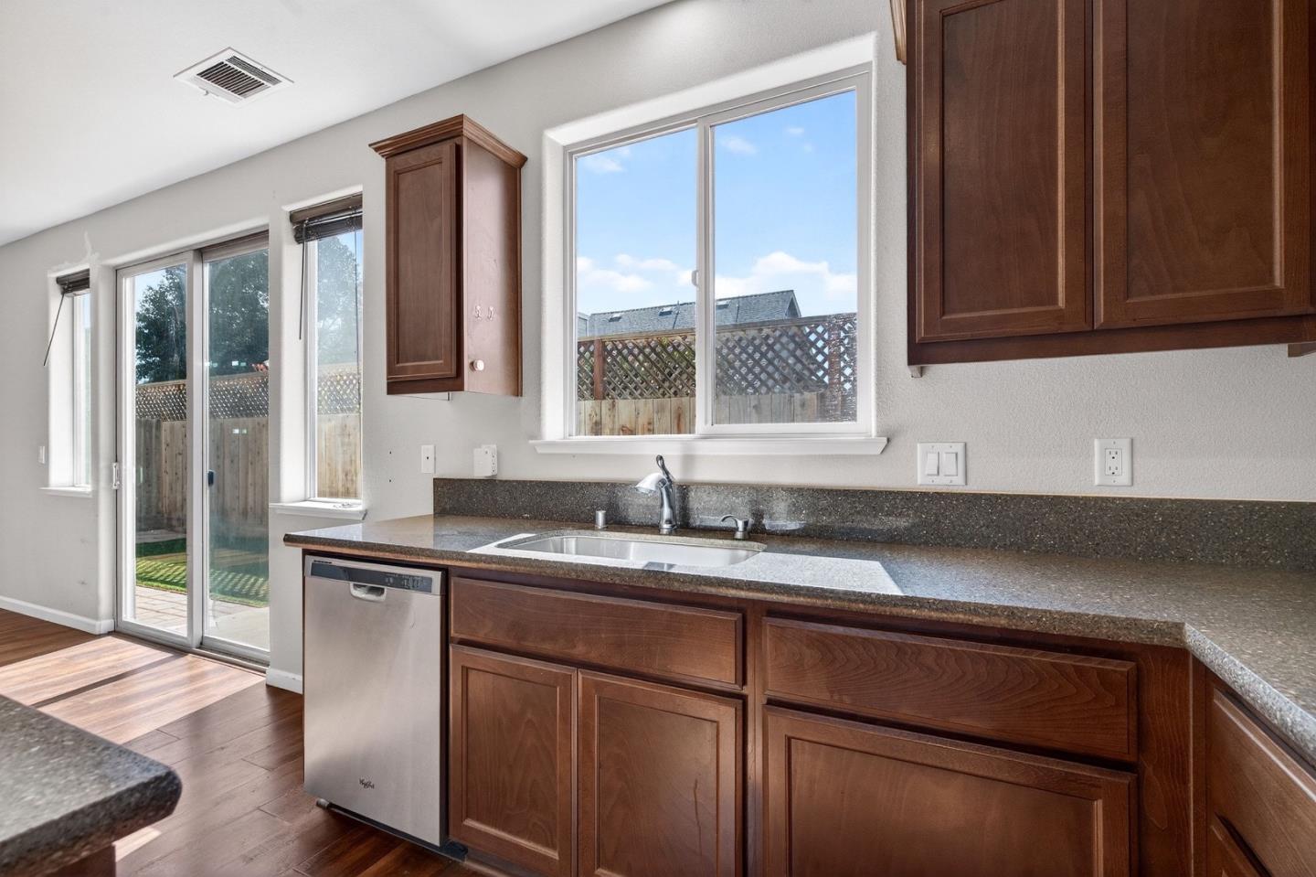 Detail Gallery Image 18 of 57 For 301 Slate Ave, Hollister,  CA 95023 - 4 Beds | 2/1 Baths