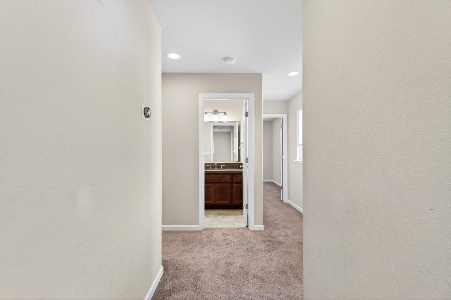 Detail Gallery Image 19 of 57 For 301 Slate Ave, Hollister,  CA 95023 - 4 Beds | 2/1 Baths