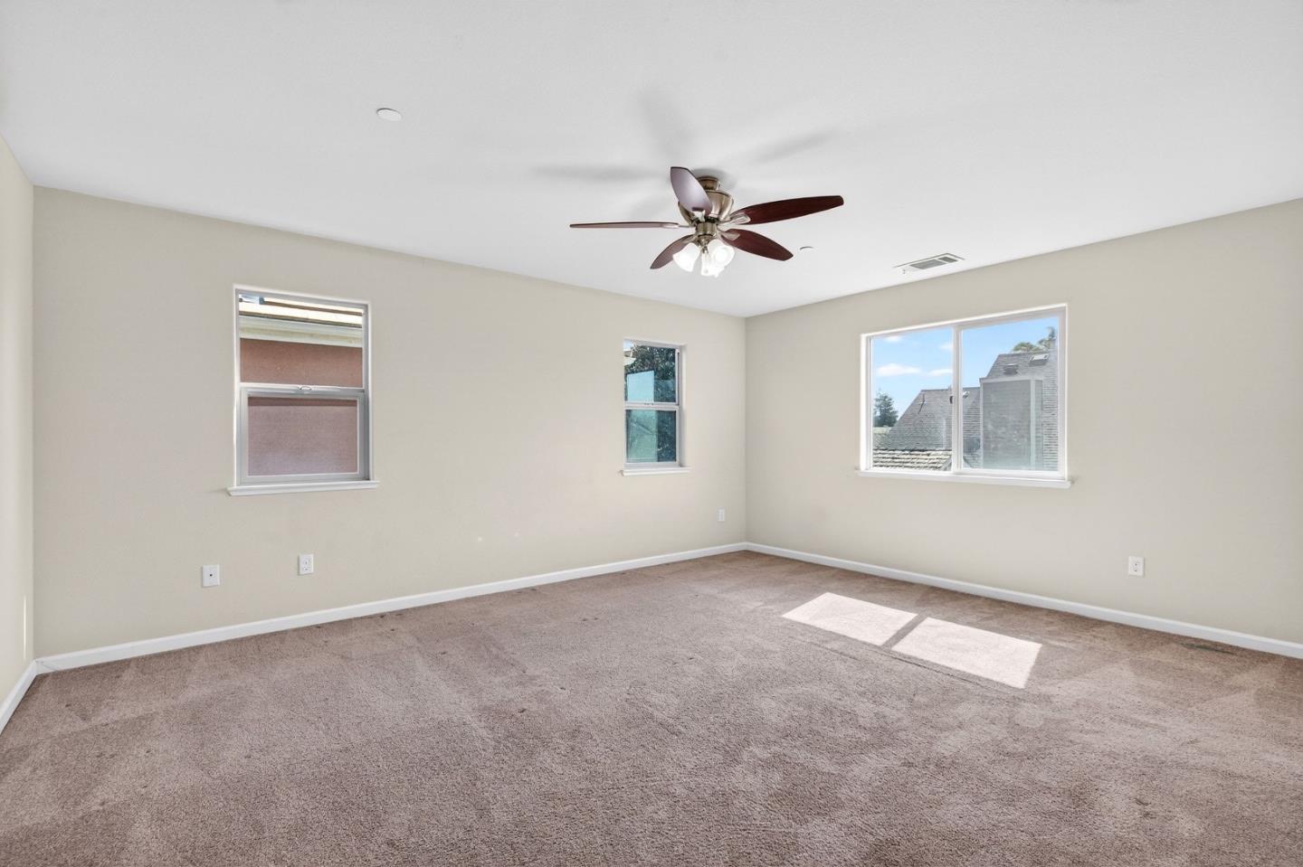 Detail Gallery Image 23 of 57 For 301 Slate Ave, Hollister,  CA 95023 - 4 Beds | 2/1 Baths